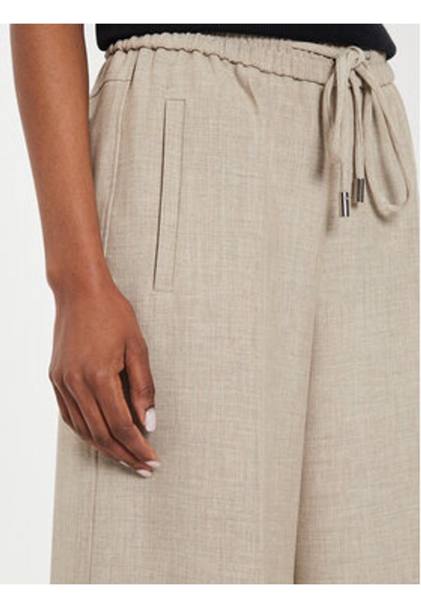 BOSS - Boss Spodnie materiałowe Tamaya 50518871 Beżowy Oversize. Kolor: beżowy. Materiał: syntetyk