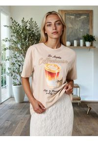 Sinsay - Bawełniana koszulka z nadrukiem - kremowy. Kolor: kremowy. Materiał: bawełna. Wzór: nadruk #1