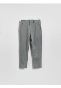 Reserved - Eleganckie spodnie - jasnoszary. Kolor: szary. Materiał: tkanina, wiskoza. Styl: elegancki