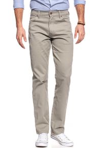 Wrangler - WRANGLER SPODNIE MĘSKIE REGULAR FIT CAMEL W10IHH175