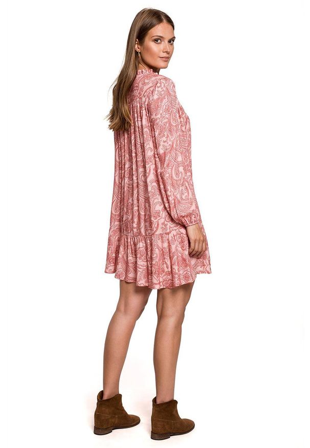 Makover - Mini sukienka oversize z wiązaniem przy dekolcie. Materiał: tkanina. Wzór: kwiaty. Sezon: jesień. Typ sukienki: oversize. Długość: mini