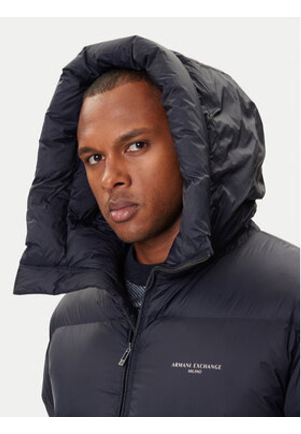 Armani Exchange Kurtka puchowa XM001115 AF16589 UB101 Granatowy Regular Fit. Kolor: niebieski. Materiał: syntetyk