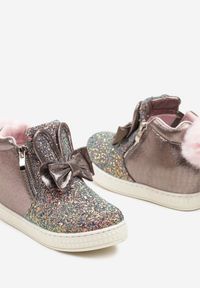 Born2be - Srebrne Botki na Ukrytym Koturnie z Brokatem Kokardą i Futrzanym Pomponem Mazidra. Okazja: na imprezę, na co dzień. Kolor: srebrny. Materiał: futro. Styl: casual #3
