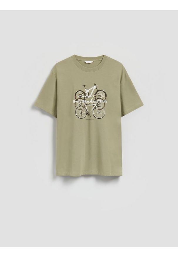 Reserved - T-shirt comfort z nadrukiem - jasnozielony. Kolor: zielony. Materiał: bawełna, dzianina. Wzór: nadruk