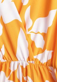 Renee - Pomarańczowa Sukienka z Kopertowym Dekoltem Plisowanym Dołem Wykończona w Talii Paskiem i Gumką Elsavia. Okazja: na imprezę, na co dzień. Kolor: pomarańczowy. Materiał: len. Długość rękawa: krótki rękaw. Sezon: lato. Typ sukienki: kopertowe. Styl: wizytowy, casual, elegancki #4