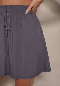 Renee - Szare Szorty z Bawełny High Waist Ozdobione Wiązaniem Selmio. Okazja: na co dzień. Stan: podwyższony. Kolor: szary. Materiał: bawełna. Wzór: aplikacja. Styl: elegancki, casual #4