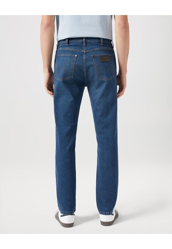 Wrangler - WRANGLER LARSTON MĘSKIE SPODNIE JEANSOWE JEANSY DŻINSY BLUE SPRUCE 112350652 W18S018019
