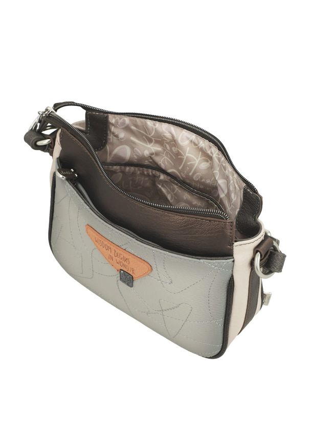 Torebka damska Anekke, listonoszka z dekoracyjnym nadrukiem i metalowym logo zapinana na suwak wyposażona w regulowany pasek oraz ozdobną zawieszkę,. Kolor: brązowy. Wzór: nadruk. Styl: elegancki, casual. Rodzaj torebki: na ramię