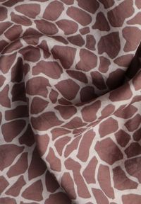 Renee - Beżowa Sukienka z Wiskozą o Koszulowym Kroju w Giraffe Print Braloria. Okazja: na randkę. Kolor: beżowy. Materiał: wiskoza. Wzór: nadruk. Typ sukienki: koszulowe. Styl: klasyczny #2