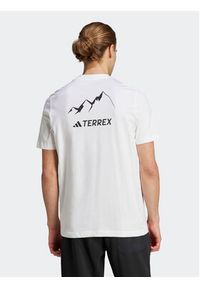 Adidas - adidas T-Shirt IL2648 Biały Regular Fit. Kolor: biały. Materiał: bawełna #5