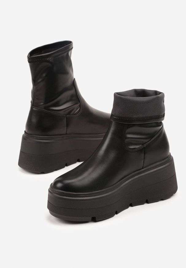 Renee - Czarne Botki Vices w Stylu Tech Gothic na Platformie Niorna. Zapięcie: bez zapięcia. Kolor: czarny. Materiał: koronka. Szerokość cholewki: normalna. Obcas: na platformie