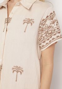 Born2be - Beżowa Pudełkowa Sukienka z Wiskozą o Koszulowym Kroju Zdobiona Haftem Sanori. Okazja: na co dzień. Kolor: beżowy. Materiał: wiskoza. Długość rękawa: krótki rękaw. Wzór: aplikacja, haft. Typ sukienki: koszulowe. Styl: casual, klasyczny #7