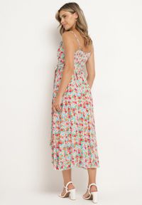 Born2be - Niebiesko-Czerwona Bawełniana Sukienka na Ramiączkach z Kopertowym Dekoltem i Asymetrycznym Rozcięciem Xiloa. Okazja: na co dzień. Typ kołnierza: dekolt kopertowy. Kolor: niebieski. Materiał: bawełna. Długość rękawa: na ramiączkach. Wzór: aplikacja. Typ sukienki: asymetryczne, kopertowe. Styl: casual #7