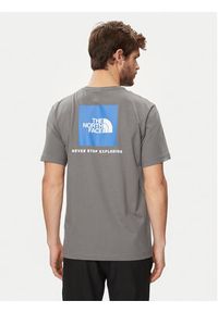 The North Face T-Shirt Redbox NF0A87NP Szary Regular Fit. Kolor: szary. Materiał: bawełna