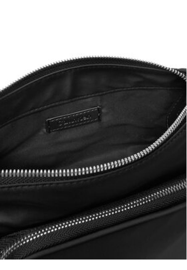 Calvin Klein Torebka Pocket Nylon Bag W/ Strap LV04F3132G Czarny. Kolor: czarny