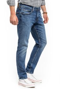 Mustang - MUSTANG VEGAS MĘSKIE SPODNIE JEANSOWE DENIM BLUE 1014037 5000 583. Okazja: na randkę, na co dzień. Długość: krótkie. Styl: klasyczny, casual, elegancki #3