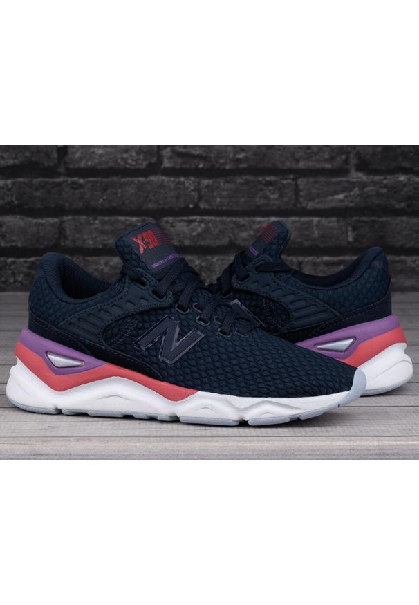 New Balance - Damskie buty sportowe do chodzenia NEW BALANCE. Kolor: biały, czerwony, szary, wielokolorowy. Sport: turystyka piesza