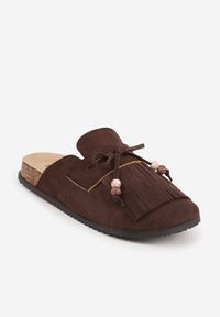 Renee - Brązowe Klapki Mule na Płaskiej Podeszwie z Frędzlami Kokardą i Koralikami Zinriara. Okazja: na co dzień. Nosek buta: otwarty. Kolor: brązowy. Materiał: jeans. Wzór: haft, aplikacja. Obcas: na płaskiej podeszwie. Styl: boho, casual, elegancki #7