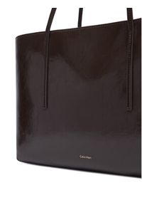 Calvin Klein Torebka Foil Logo Glossy Tote W/ Pouch LV04F3537G Brązowy. Kolor: brązowy. Materiał: skórzane #3