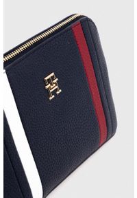 TOMMY HILFIGER - Tommy Hilfiger kosmetyczka kolor granatowy. Kolor: niebieski #5