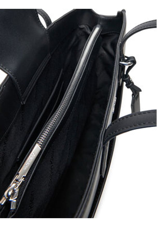 Calvin Klein Torebka Ck Must Medium Shopper W/Pocket K60K613019 Czarny. Kolor: czarny. Materiał: skórzane