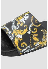 Versace Jeans Couture - VERSACE JEANS COUTURE Czarne klapki Fondo Slide DIS. SQ4, Rozmiar 45. Kolor: czarny #3