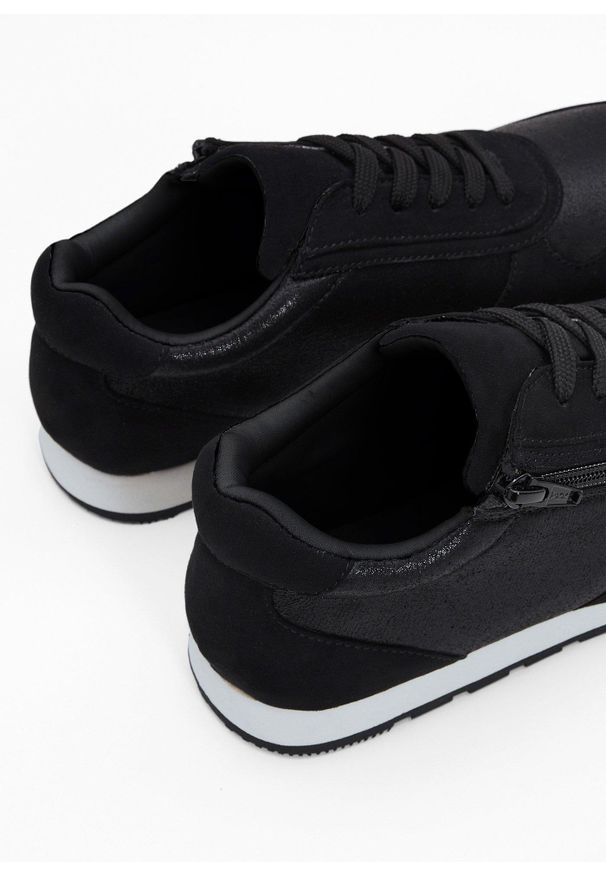 bonprix - Sneakersy z zamkiem. Zapięcie: zamek. Kolor: czarny. Materiał: materiał. Wzór: aplikacja