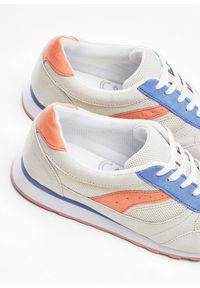 bonprix - Sneakersy ze wstawką z siateczki. Kolor: beżowy #3