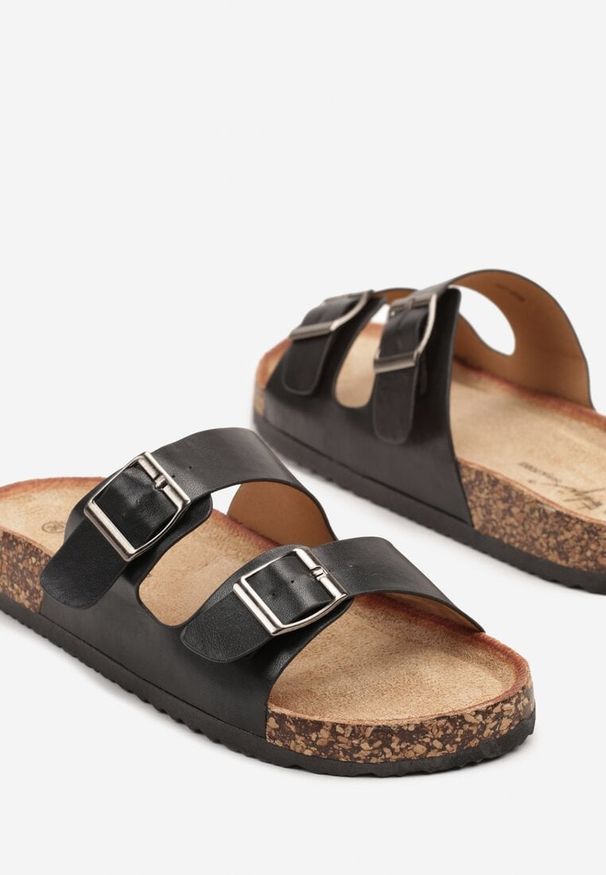 Renee - Czarne Klapki Casualowe z Klamrami na Podeszwie z Korka Esleria. Okazja: na co dzień. Nosek buta: otwarty. Kolor: czarny. Materiał: len, jeans. Wzór: paski. Styl: casual