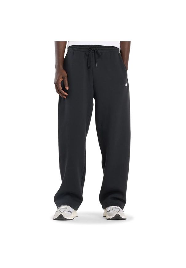 Spodnie męskie New Balance Sport Essentials MP53506BK - czarne. Kolor: czarny. Materiał: dresówka, poliester, bawełna, materiał