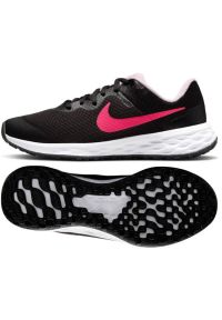 Buty do biegania Nike Revolution 6 Jr DD1096 007 czarne. Kolor: czarny. Materiał: dzianina, guma. Szerokość cholewki: normalna. Model: Nike Revolution. Sport: bieganie #1