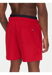 TOMMY HILFIGER - Tommy Hilfiger Szorty kąpielowe UM0UM03489 Czerwony Regular Fit. Kolor: czerwony. Materiał: syntetyk
