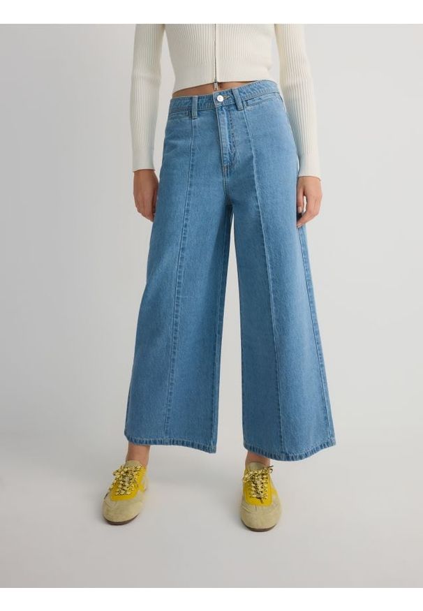 Reserved - Jeansy wide leg z przeszyciami - niebieski. Kolor: niebieski. Materiał: jeans