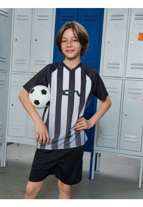 Sinsay - Koszulka sportowa Active - czarny. Kolor: czarny. Styl: sportowy