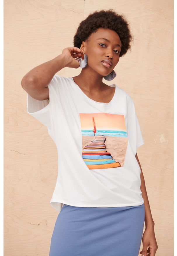 blue shadow - T-shirt Damski Tup Tup BS Ekri. Okazja: na plażę. Materiał: bawełna, elastan, tkanina. Długość rękawa: krótki rękaw. Długość: krótkie