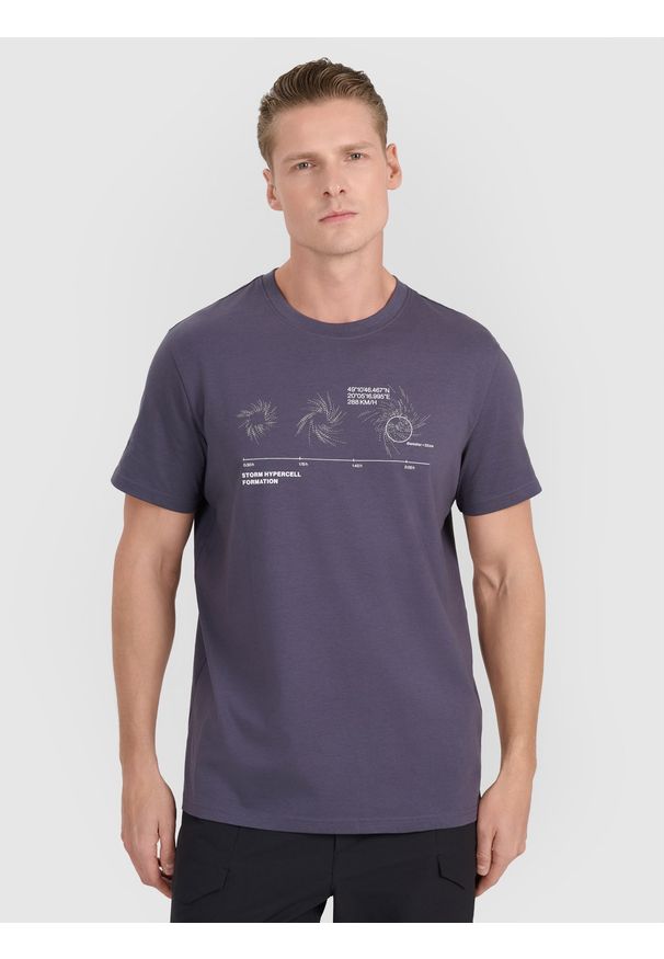 4f - 4F T-shirt regular z nadrukiem męski - szary L. Okazja: na co dzień. Kolor: szary. Materiał: bawełna, jersey, materiał. Długość rękawa: krótki rękaw. Długość: krótkie. Wzór: nadruk. Styl: sportowy, casual, klasyczny