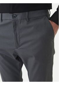 Calvin Klein Chinosy LV04LD613G Szary Slim Fit. Kolor: szary. Materiał: bawełna #4