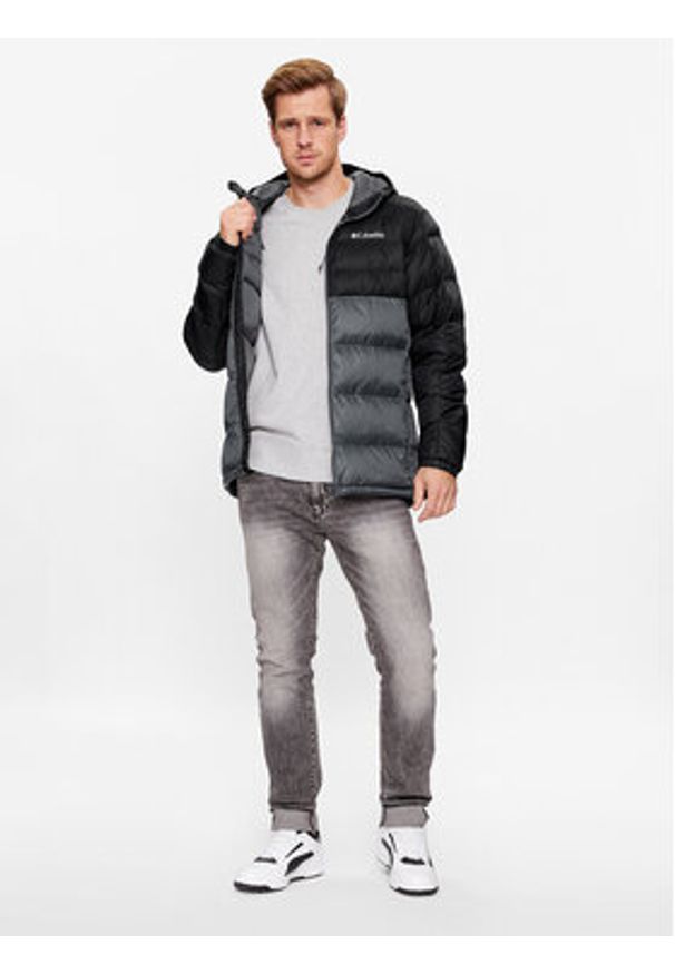 columbia - Columbia Kurtka zimowa Buck Butte™ Insulated Hooded Jacket Szary Regular Fit. Kolor: szary. Materiał: syntetyk. Sezon: zima