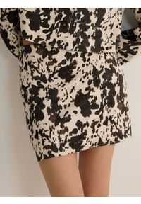 Reserved - Spódnica mini w zwierzęcy wzór - wielobarwny. Materiał: dzianina. Wzór: motyw zwierzęcy #1