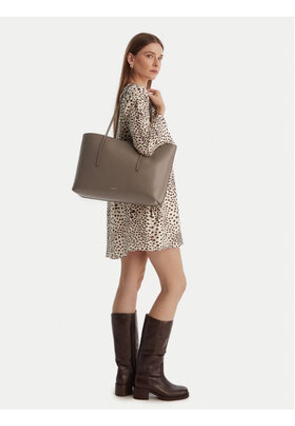 Calvin Klein Torebka Foil Logo Tote W/Pouch LV04F3274G Beżowy. Kolor: beżowy. Materiał: skórzane