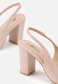 Born2be - Beżowe Lakierowane Sandały na Obcasie Bez Pięty Halavea. Okazja: na co dzień, na imprezę. Kolor: beżowy. Materiał: lakier. Obcas: na obcasie. Styl: casual, elegancki. Wysokość obcasa: średni #5