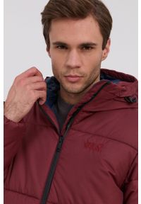 Jack Wolfskin Kurtka męska kolor bordowy zimowa. Kolor: czerwony. Materiał: syntetyk, włókno, materiał. Sezon: zima #6