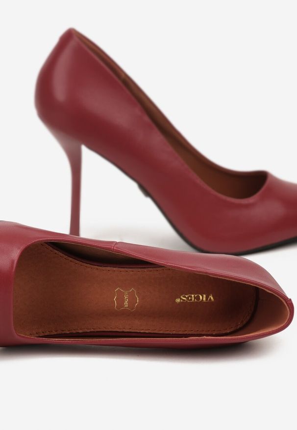 Renee - Bordowe Szpilki Vices z Wkładką ze Skóry Naturalnej Mivika. Okazja: na co dzień. Kolor: czerwony. Materiał: skóra. Obcas: na szpilce. Styl: casual