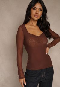 Renee - Brązowa Bluzka Longsleeve z Siateczki z Wiskozą z Dekoltem w Serce Elinevia. Kolor: brązowy. Materiał: wiskoza. Długość rękawa: długi rękaw #2