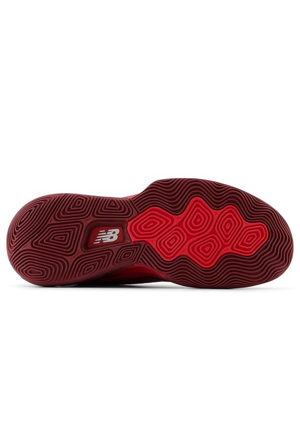 Buty męskie New Balance TWO WXY v5 BB2WYRD5 – czerwone. Wysokość cholewki: przed kolano. Kolor: czerwony. Materiał: materiał, syntetyk, guma. Szerokość cholewki: normalna. Sport: koszykówka, bieganie, fitness
