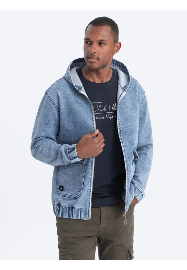 Ombre Clothing - Kurtka jeansowa męska katana z kieszeniami cargo i kapturem – niebieska V3 - Rozmiar: M. Okazja: na co dzień. Kolor: niebieski. Materiał: jeans. Długość rękawa: bez rękawów. Wzór: aplikacja. Styl: casual