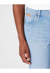 Wrangler - WRANGLER TEXAS SLIM MĘSKE SPODNIE JEANSOWE BLUE CHAMP W12SYI29K 112145802. Okazja: na spotkanie biznesowe. Styl: biznesowy, elegancki