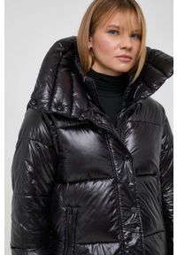 MICHAEL Michael Kors kurtka damska kolor czarny zimowa. Kolor: czarny. Materiał: polar, włókno, materiał. Długość rękawa: bez rękawów. Sezon: zima