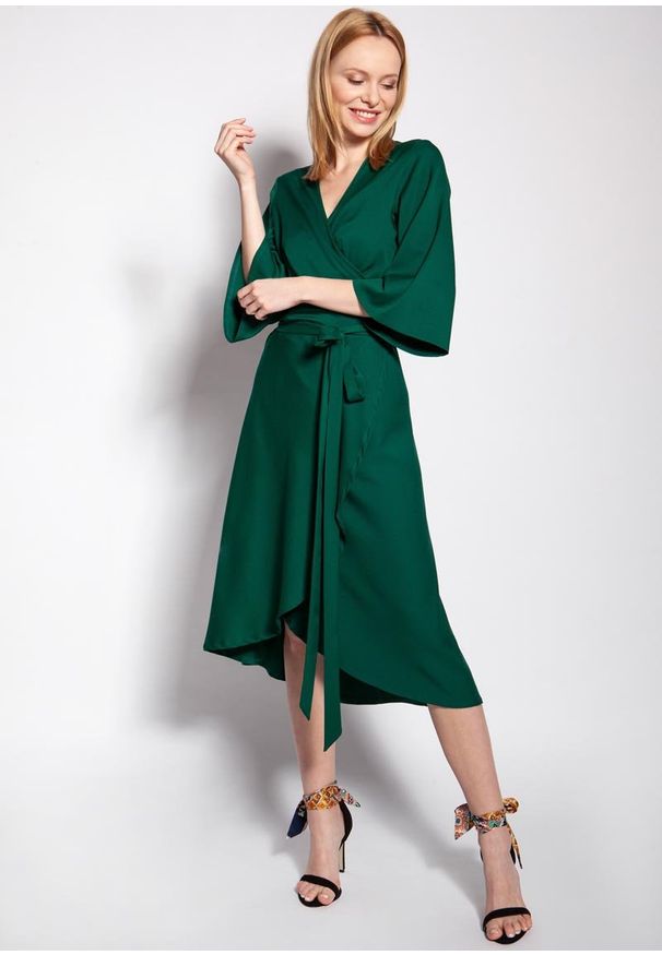 Lanti - Kopertowa Sukienka z Rozkloszowanym Rękawem - Zielona. Kolor: zielony. Materiał: poliester. Typ sukienki: kopertowe