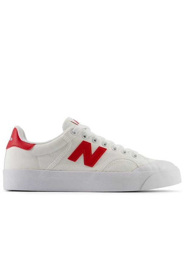 Buty unisex New Balance BB100CRD - białe. Kolor: biały. Materiał: syntetyk, materiał, guma, dresówka. Szerokość cholewki: normalna. Wzór: nadruk. Obcas: na platformie